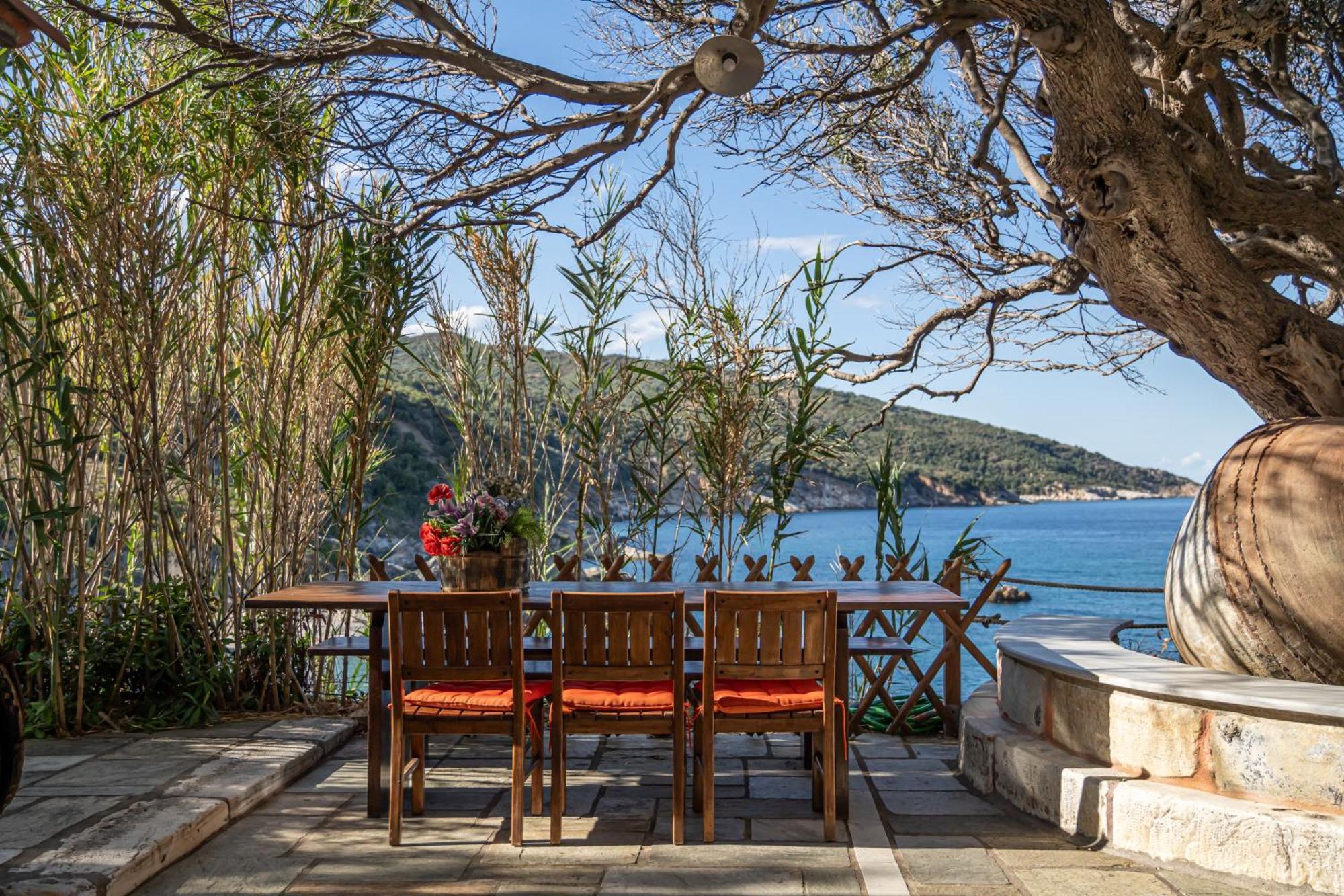 St George's House Potistika